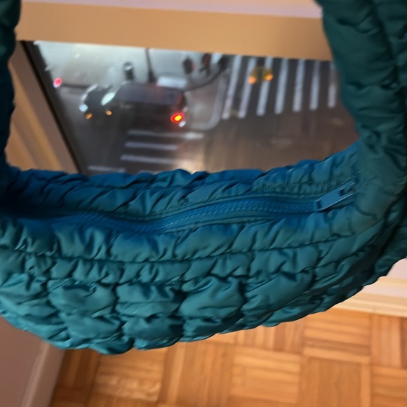 COS Mini quilted bag in turquoise - Picture 4 of 9